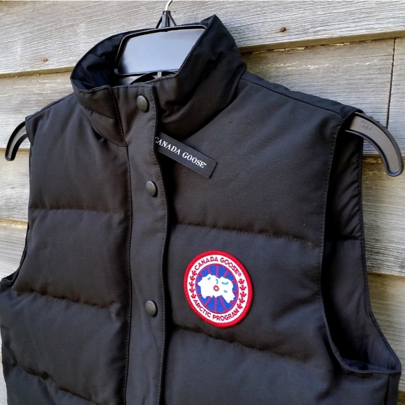 Canada Goose Black Vest - Picture 3 of 7